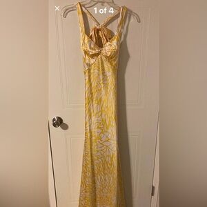 Yellow and white floor length formal gown size 1/2